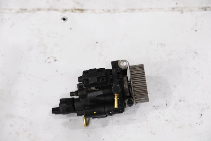 R 9 ÇIKMA YEDEK PARÇA MEGAN3-FLUENCE MAZOT POMPASI